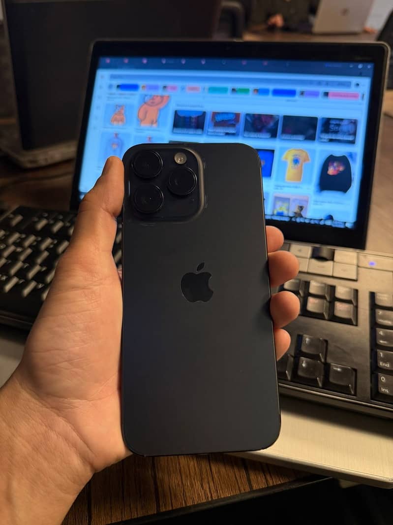 Apple iPhone 15 Pro Max 2