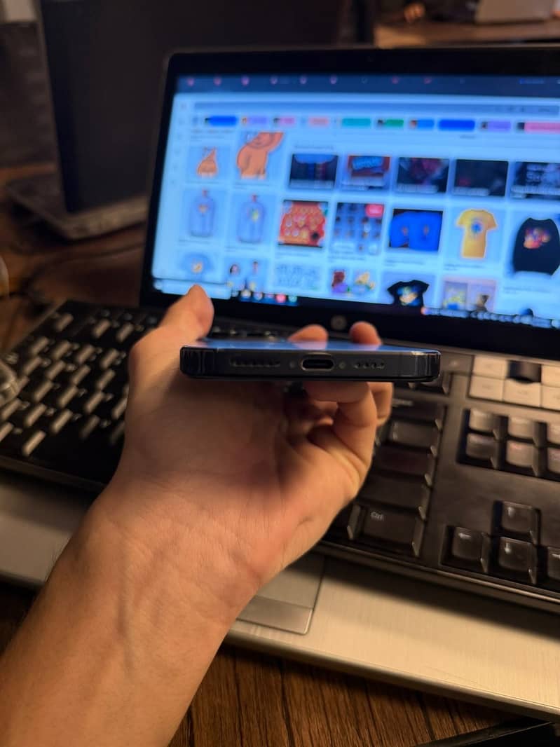Apple iPhone 15 Pro Max 4