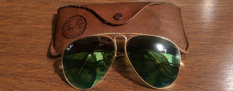 Selling my rayban glasses