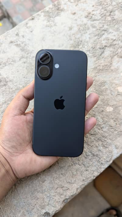 Apple iPhone 16