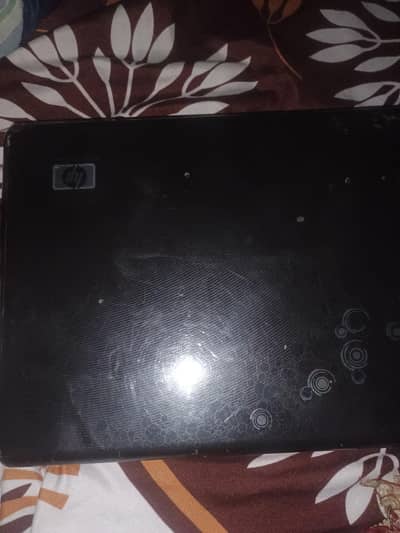 bhuth acha laptop hai Sirf battery kharb hai or charger ke bagr