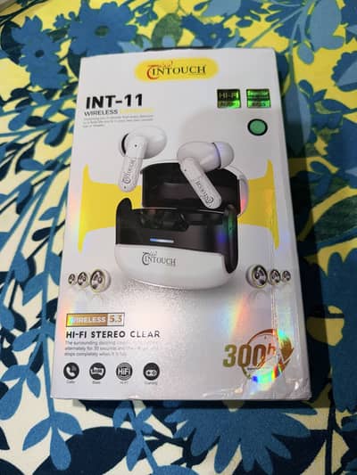 Wireless earbuds