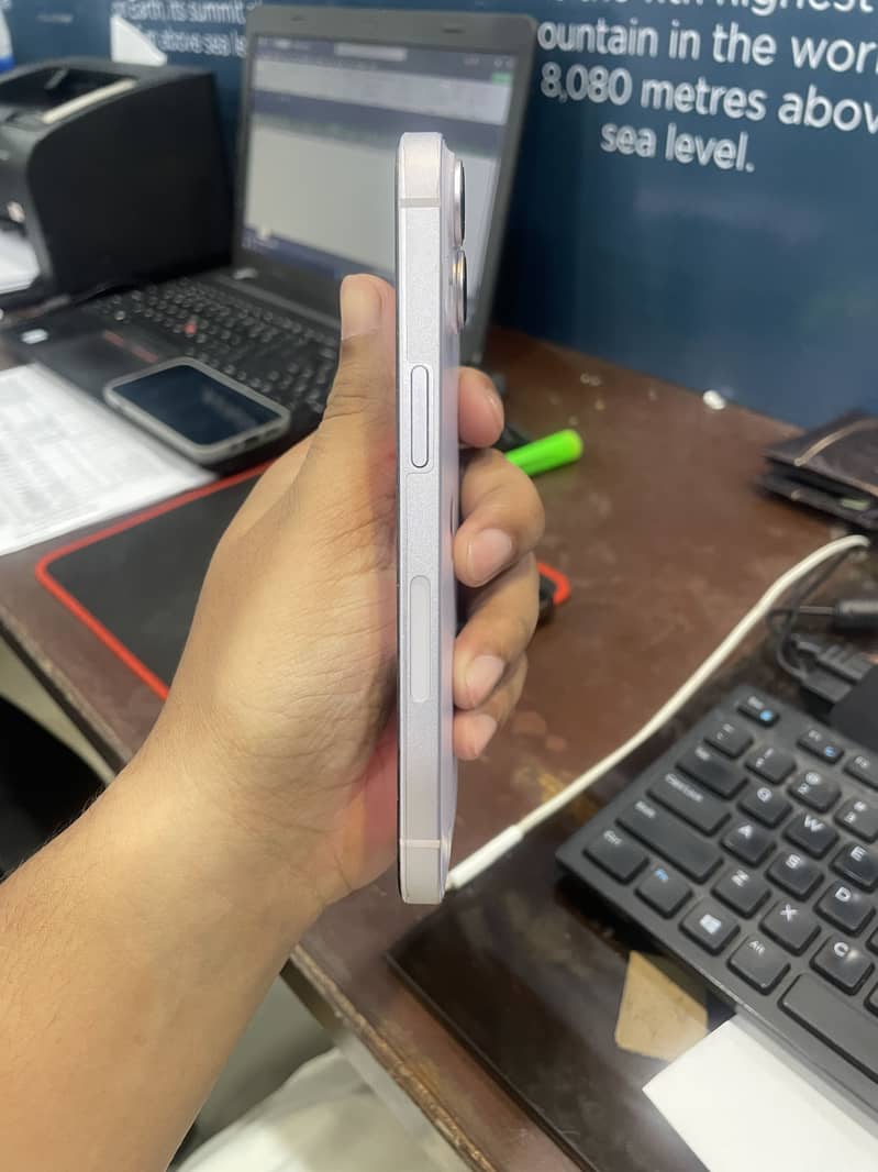 Apple iPhone 14 5