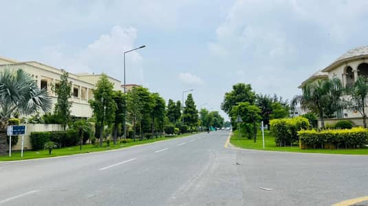 4 Kanal Ideal Location Plot No-386/------Residential Plot Available For Sale Near To Park Masjid & Commercial Market.