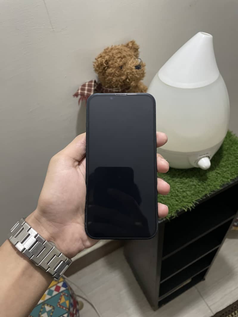 Apple iPhone 13 2