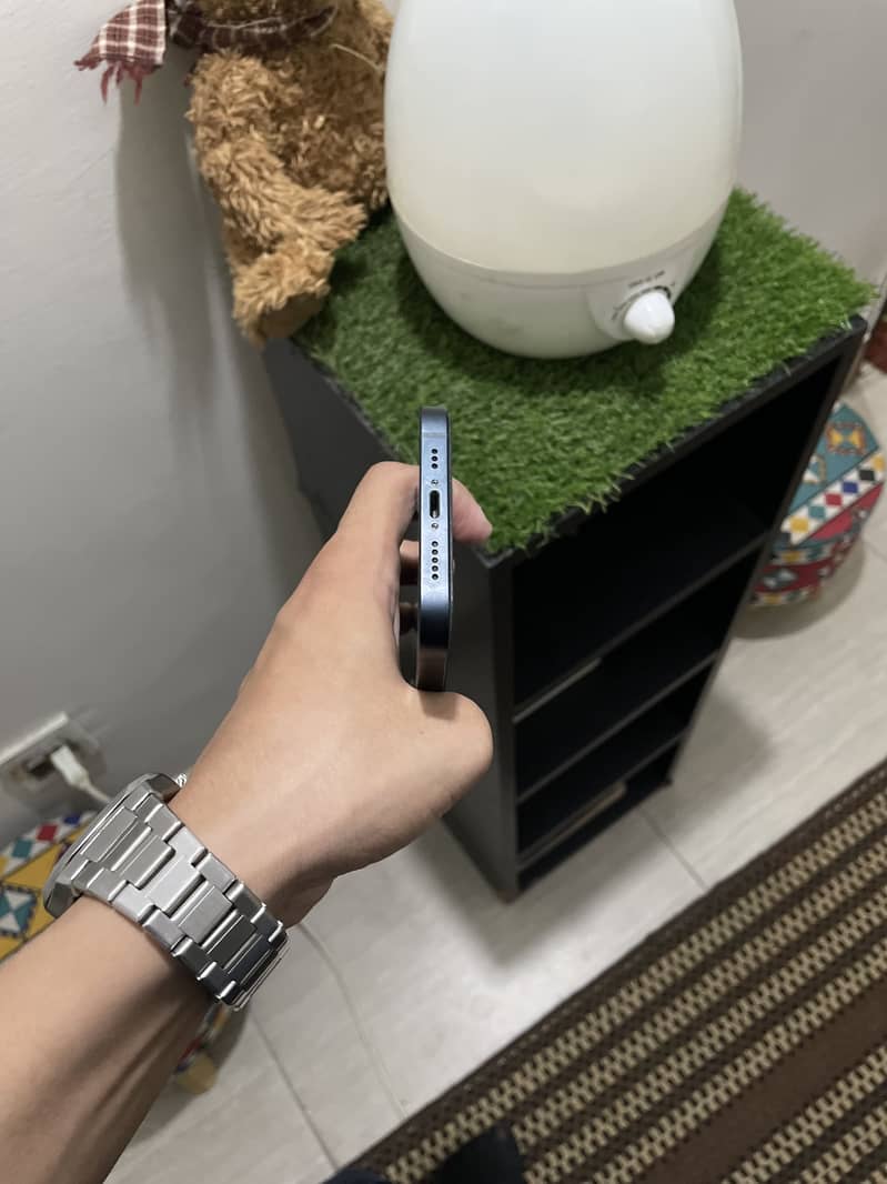 Apple iPhone 13 4