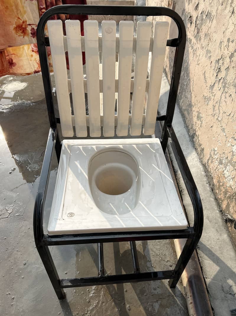 Commode chair 0