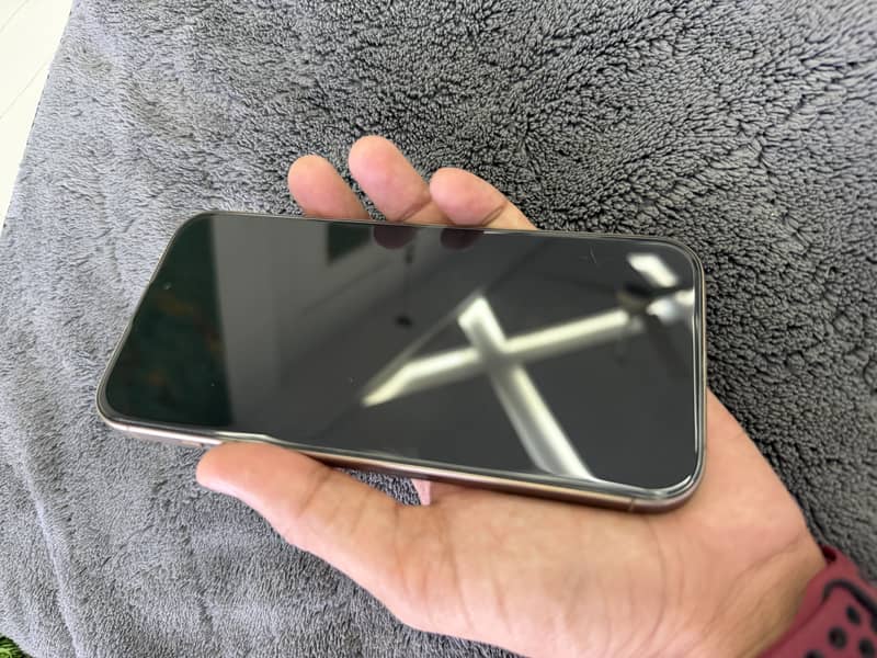 Apple iPhone 16 Pro Max 3