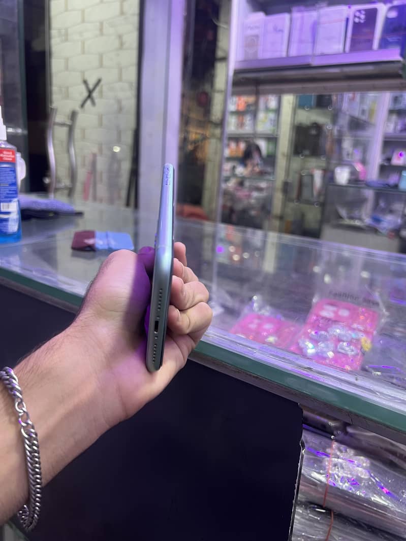 Apple iPhone 11 1