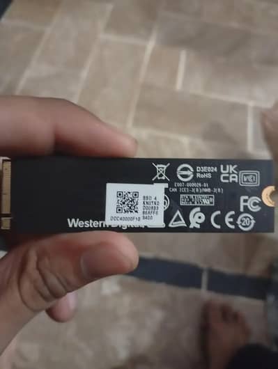 Western Digital 512GB SN740 NVMe SSD PCIe Gen4 x4 SSD  2280