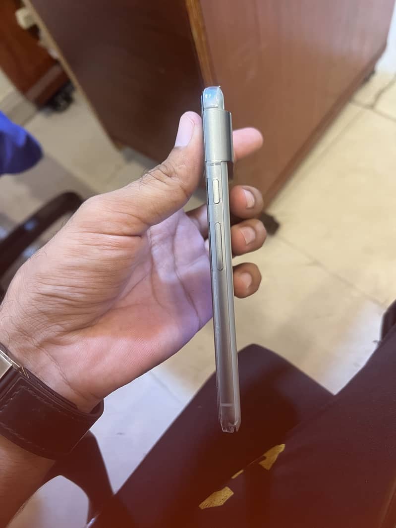 Google pixel 8 3