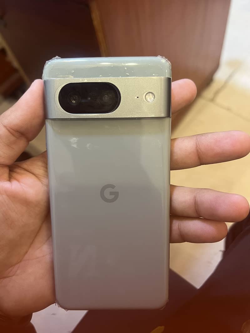 Google pixel 8 5
