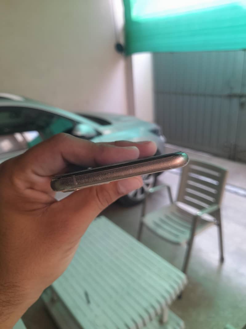 Apple iPhone 11 Pro Max 3