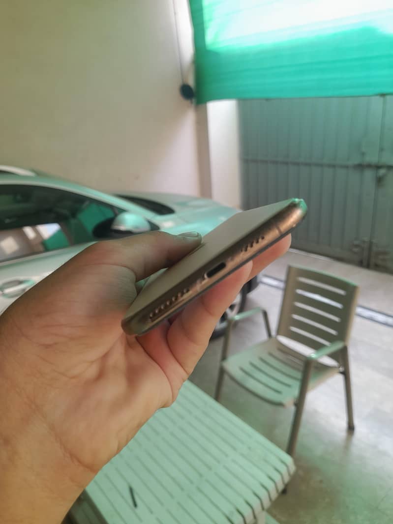 Apple iPhone 11 Pro Max 5