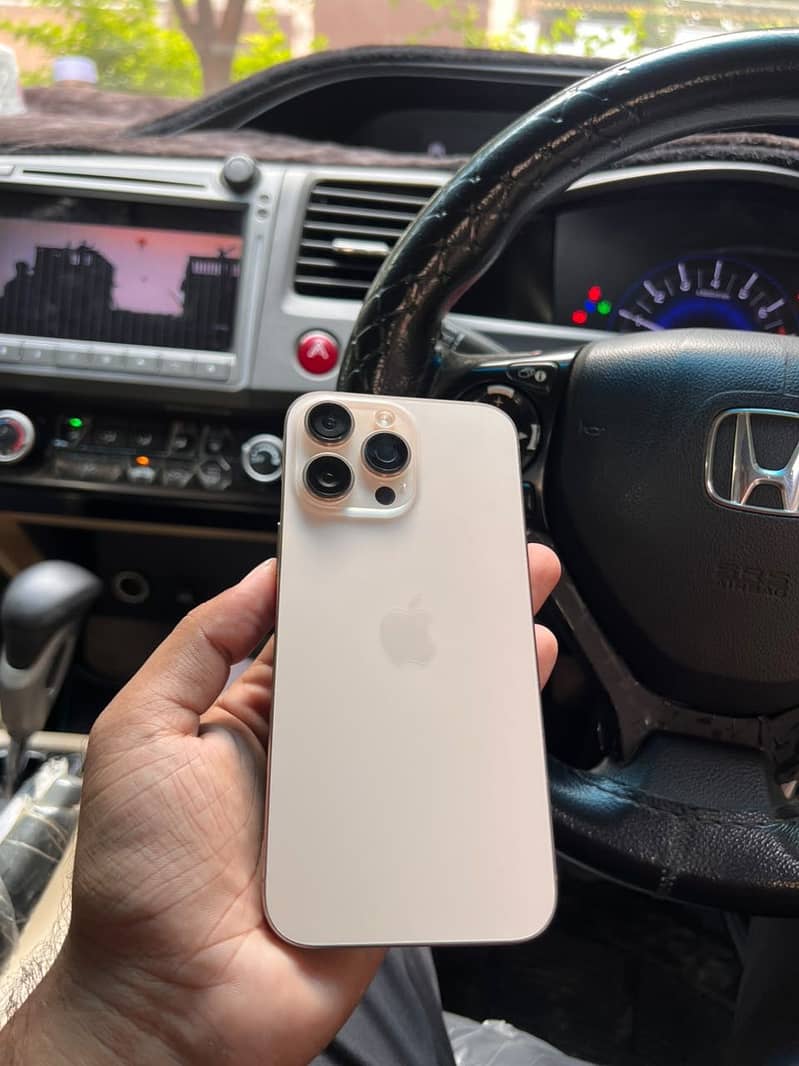 Apple iPhone 16 Pro Max 0