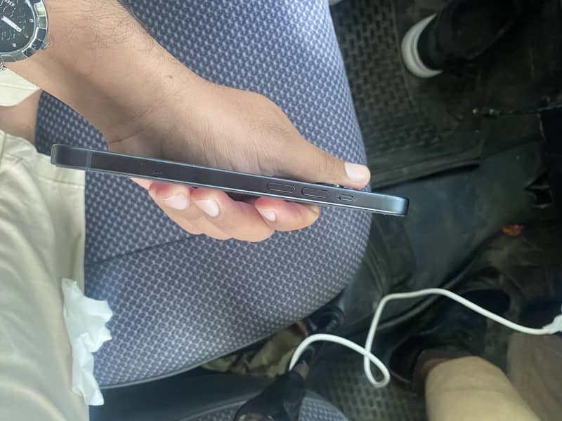 Apple iPhone 15 3