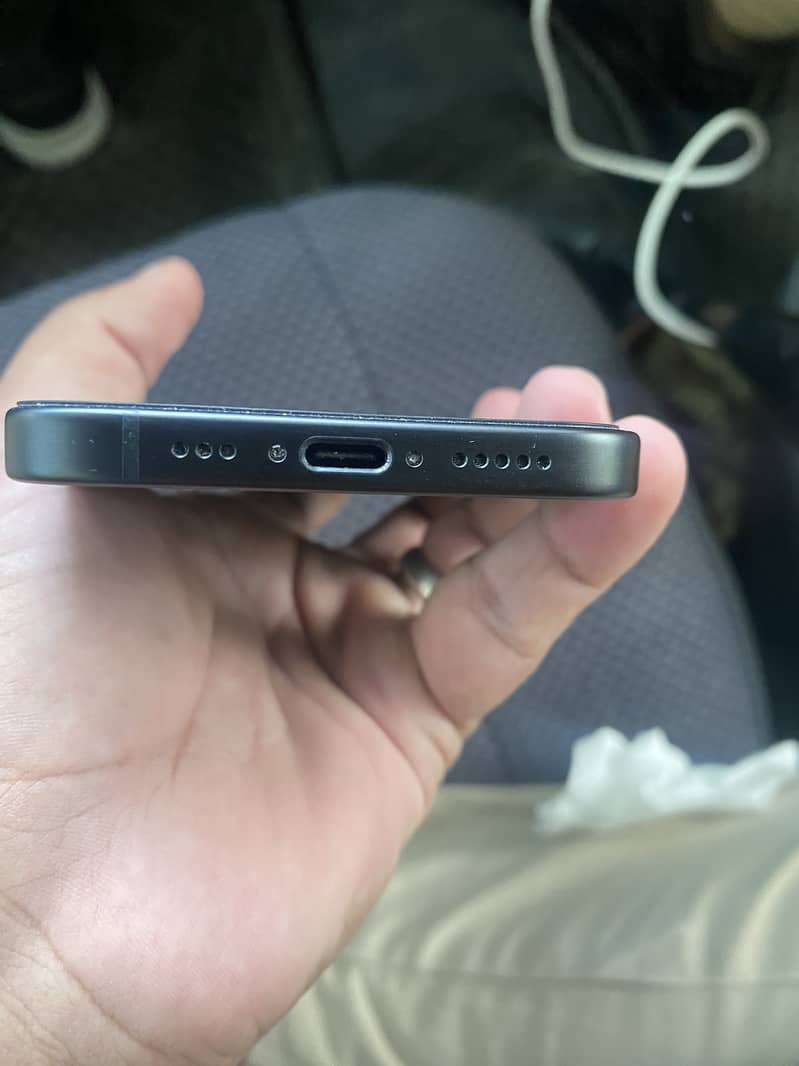Apple iPhone 15 4