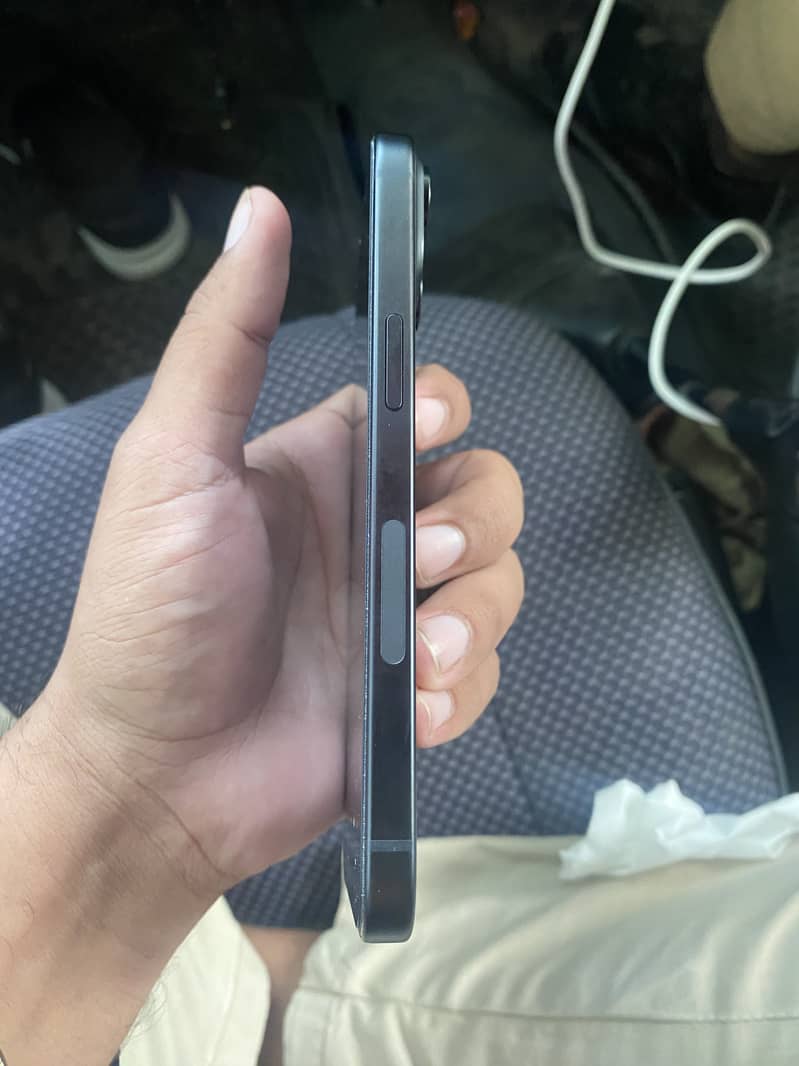 Apple iPhone 15 5