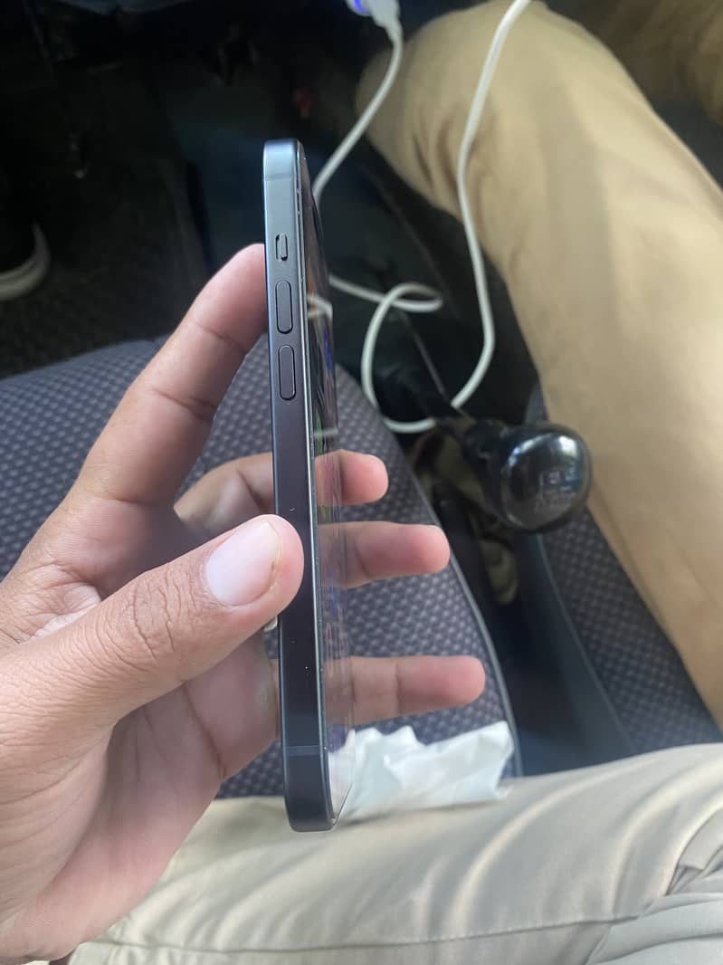 Apple iPhone 15 6