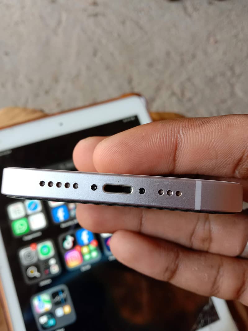 Apple iPhone 14 plus 4