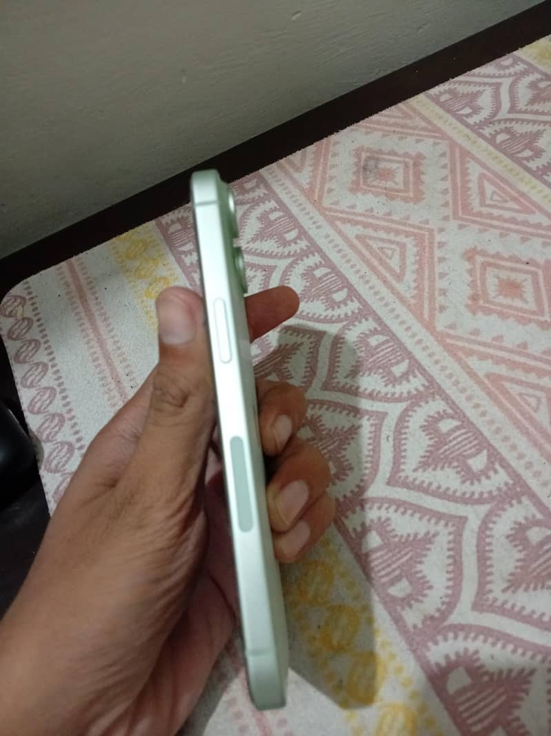 Apple iPhone 15 2