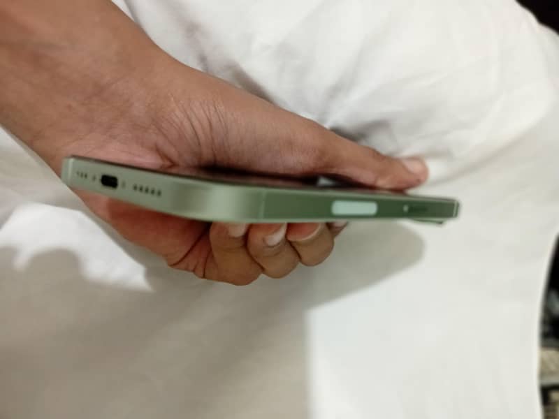 Apple iPhone 15 3