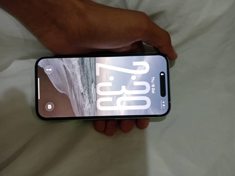 Apple iPhone 15 7