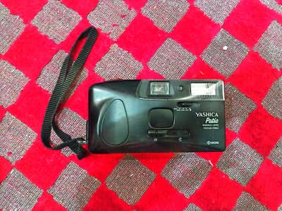 Vintage black Yashica Patio 35mm compact point-and-