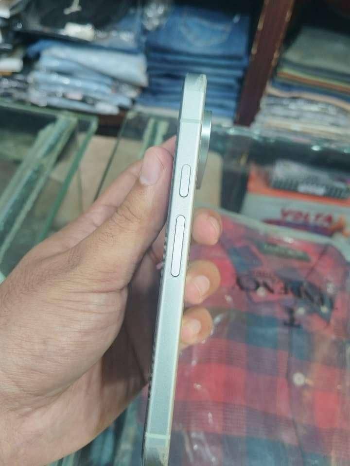 Google Pixel 9 4