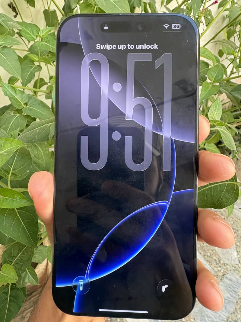 Apple iPhone 16 Pro Max 1