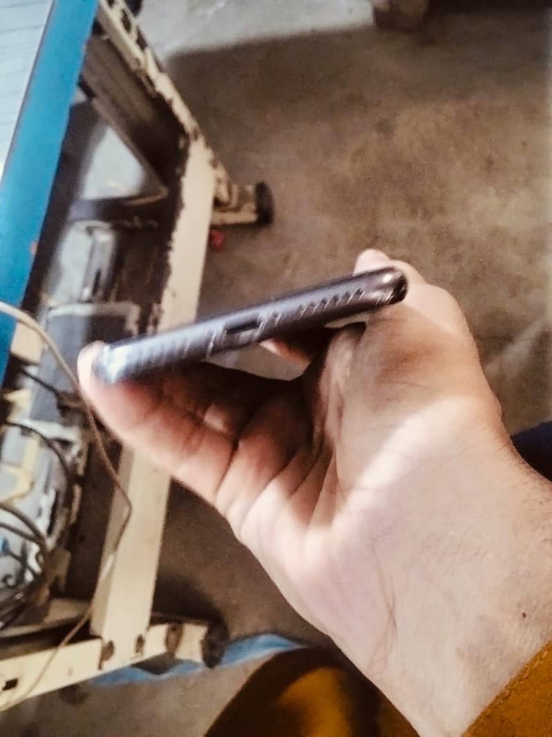 Apple iPhone 8 3