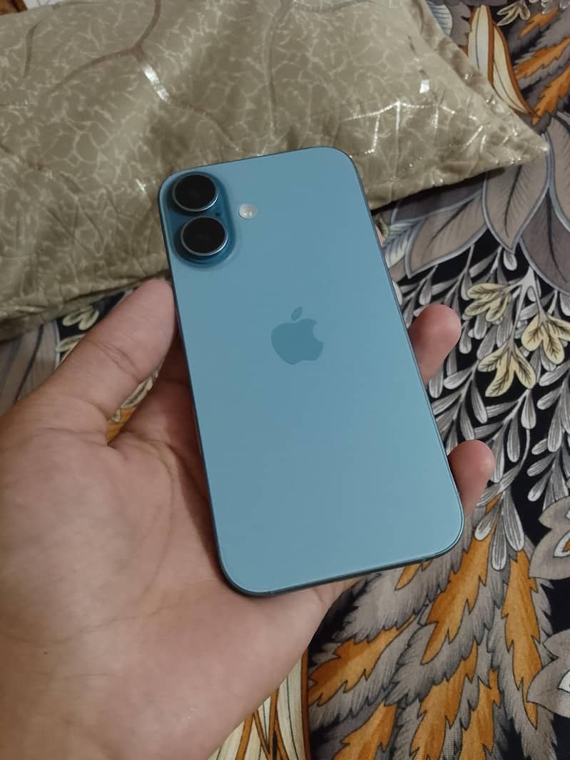 Apple iPhone 16 0