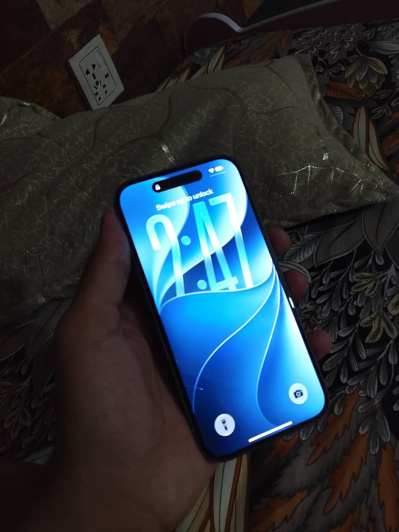 Apple iPhone 16 1