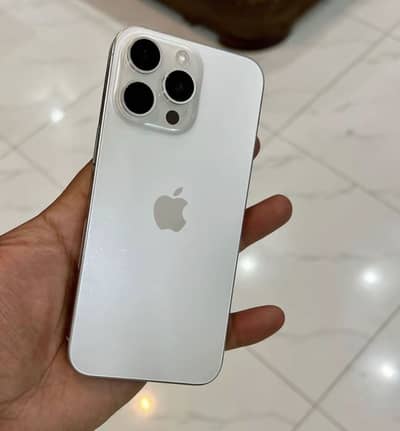 Apple iPhone 15 Pro Max 256 gb factory unlock 4 months sim time 91 BH