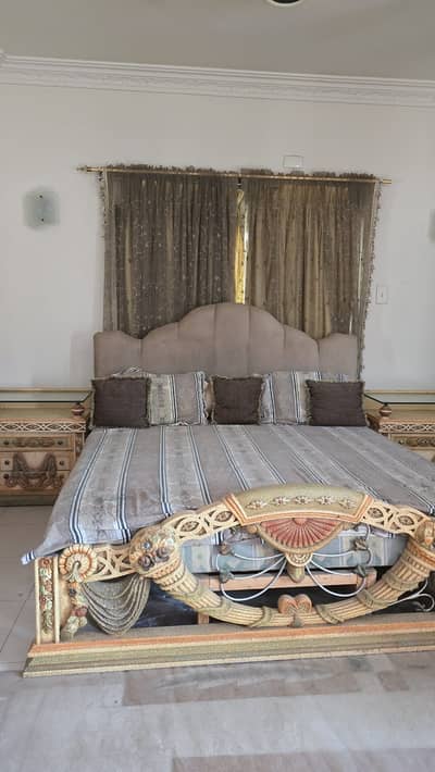 Bed & dressing