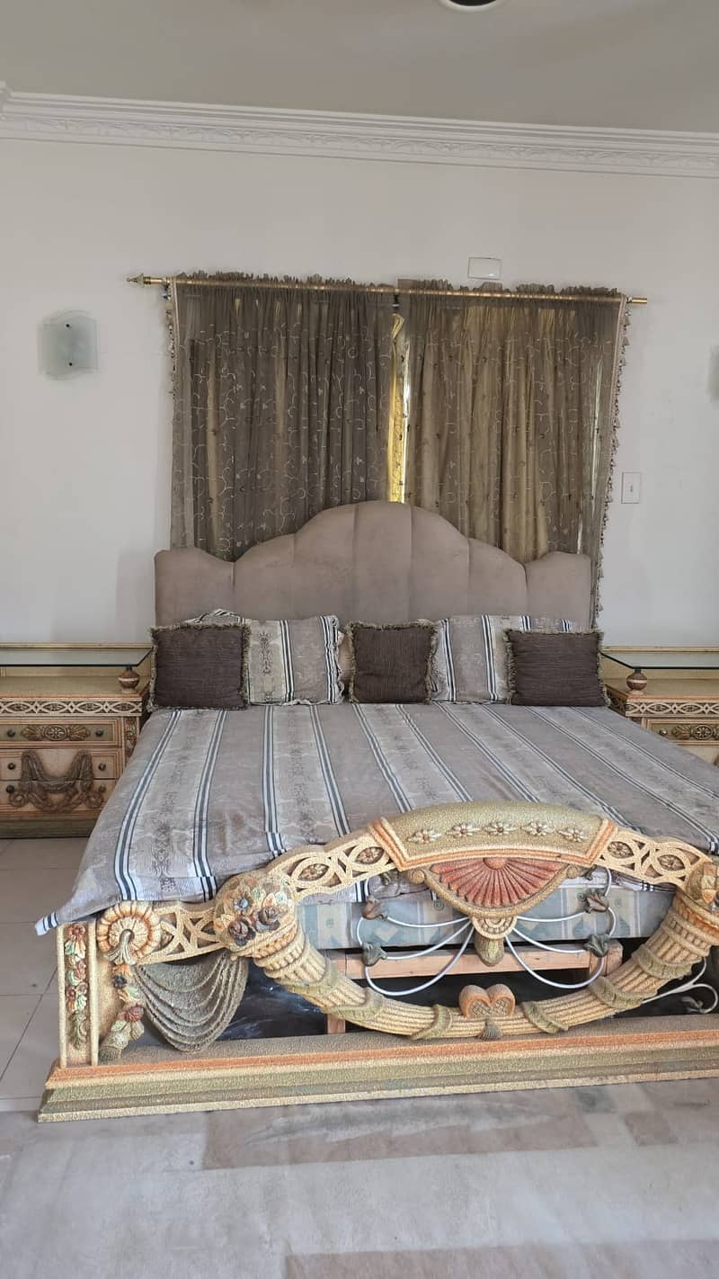 Bed & dressing 0