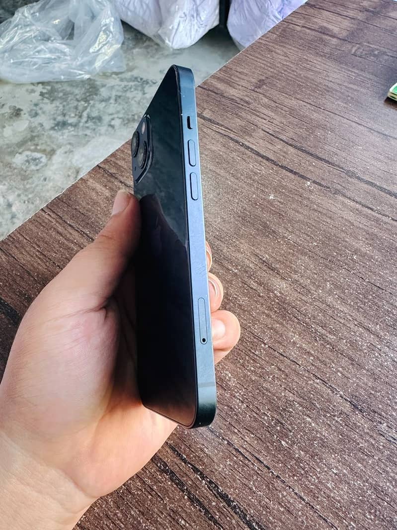 Apple iPhone 13 6