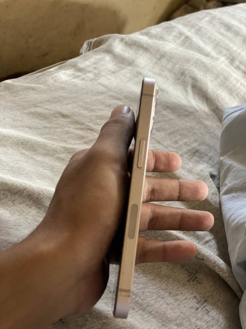 Apple iPhone 13 3