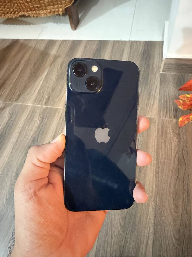 Apple iPhone 13 0