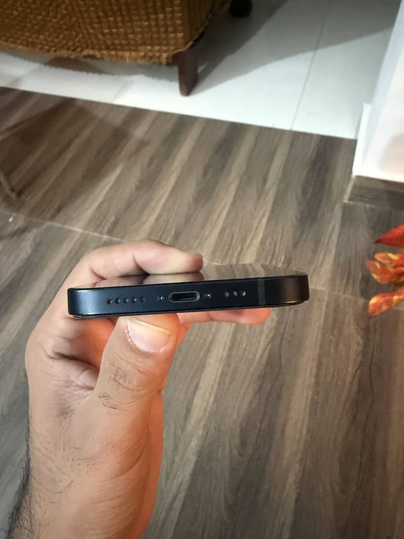 Apple iPhone 13 4