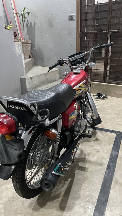 Honda CG 125 – Model 2025 | Red | Excellent Condition
