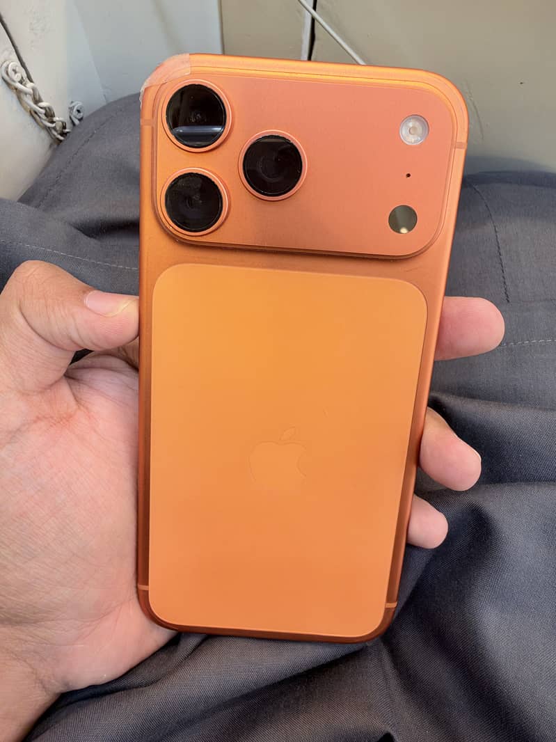 Apple iPhone 17 Pro Max 0