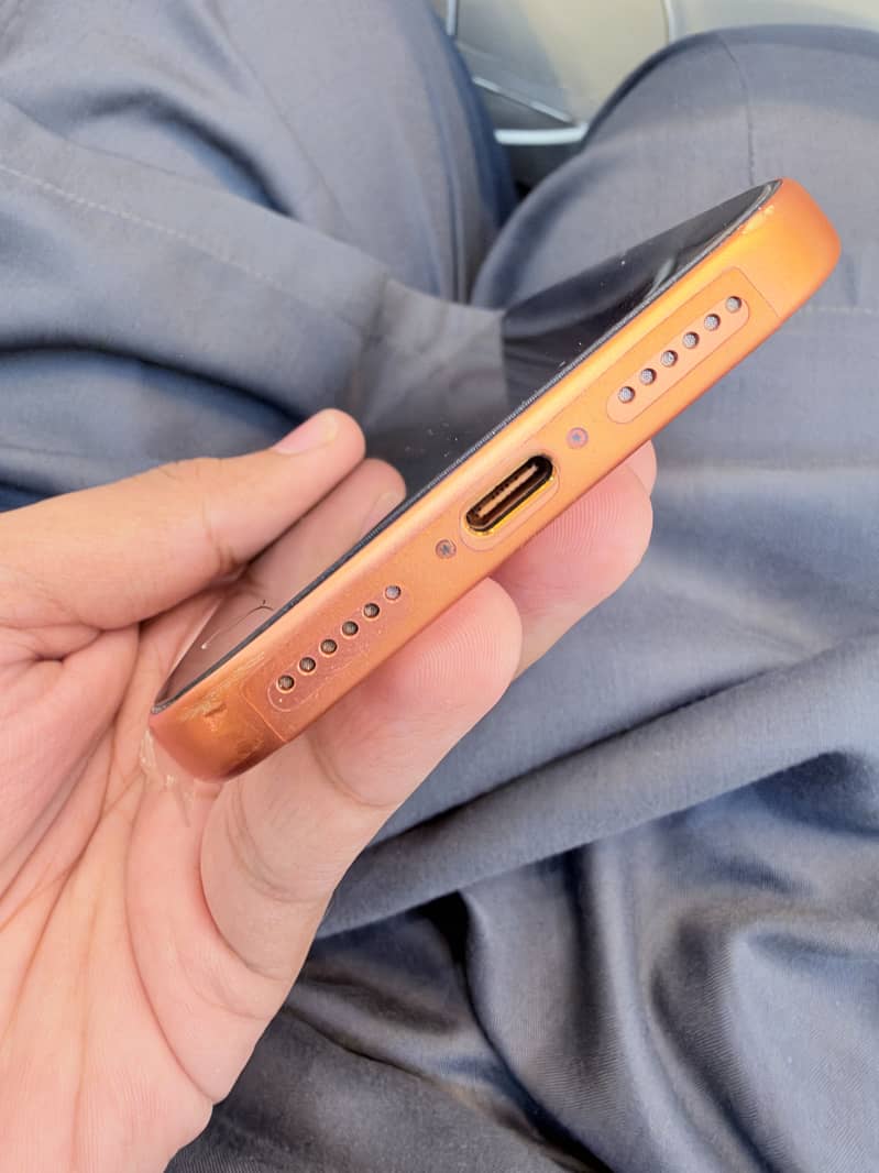 Apple iPhone 17 Pro Max 4