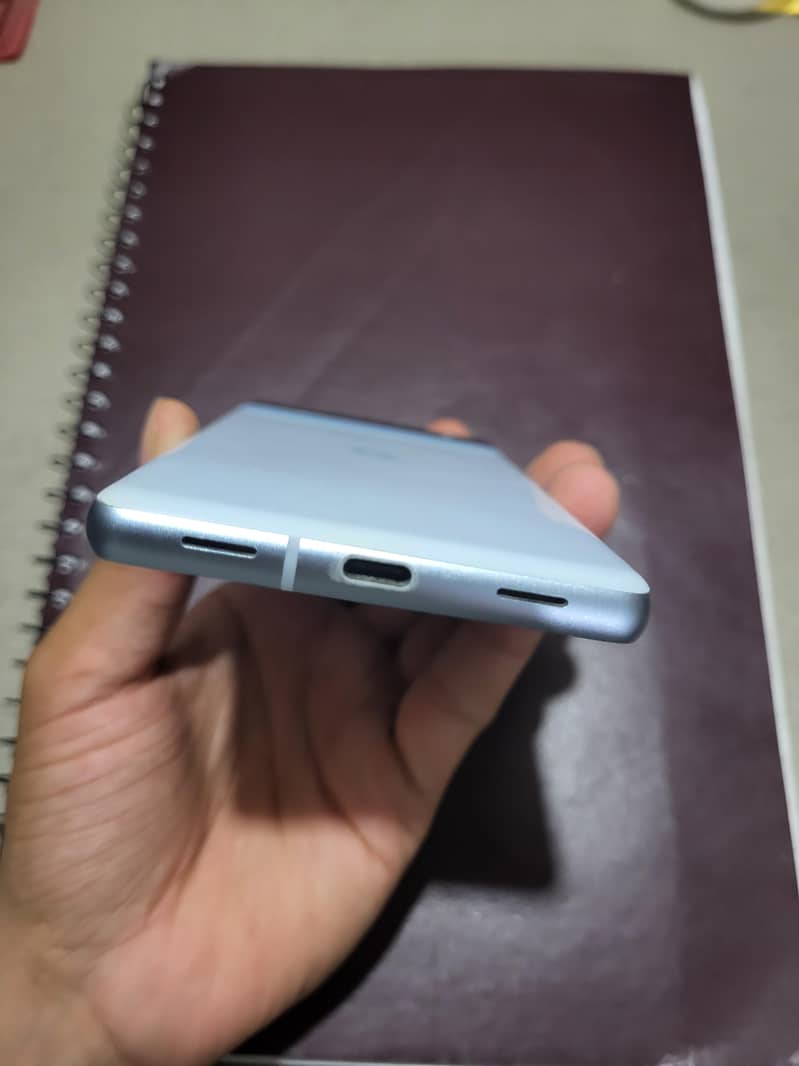 Google Pixel 7a 5