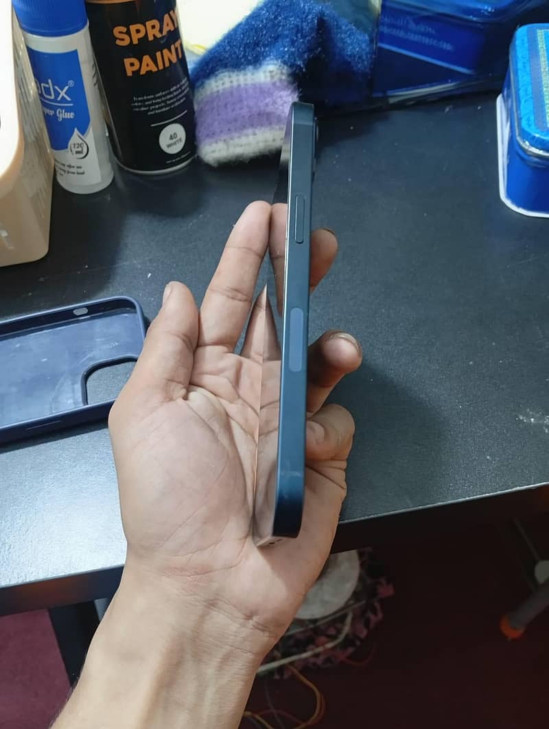 Apple iPhone 13 3
