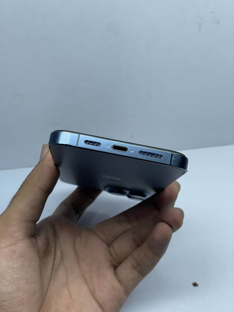 Apple iPhone 13 Pro Max 4