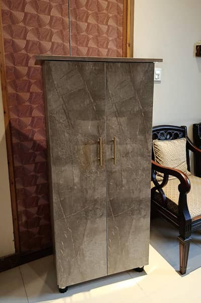 Wardrobe for sale 12,000