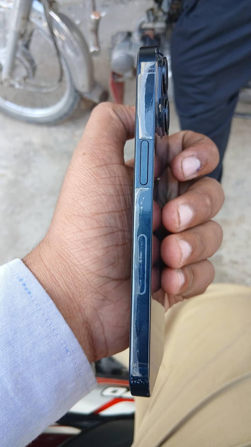 Apple iPhone 14 1