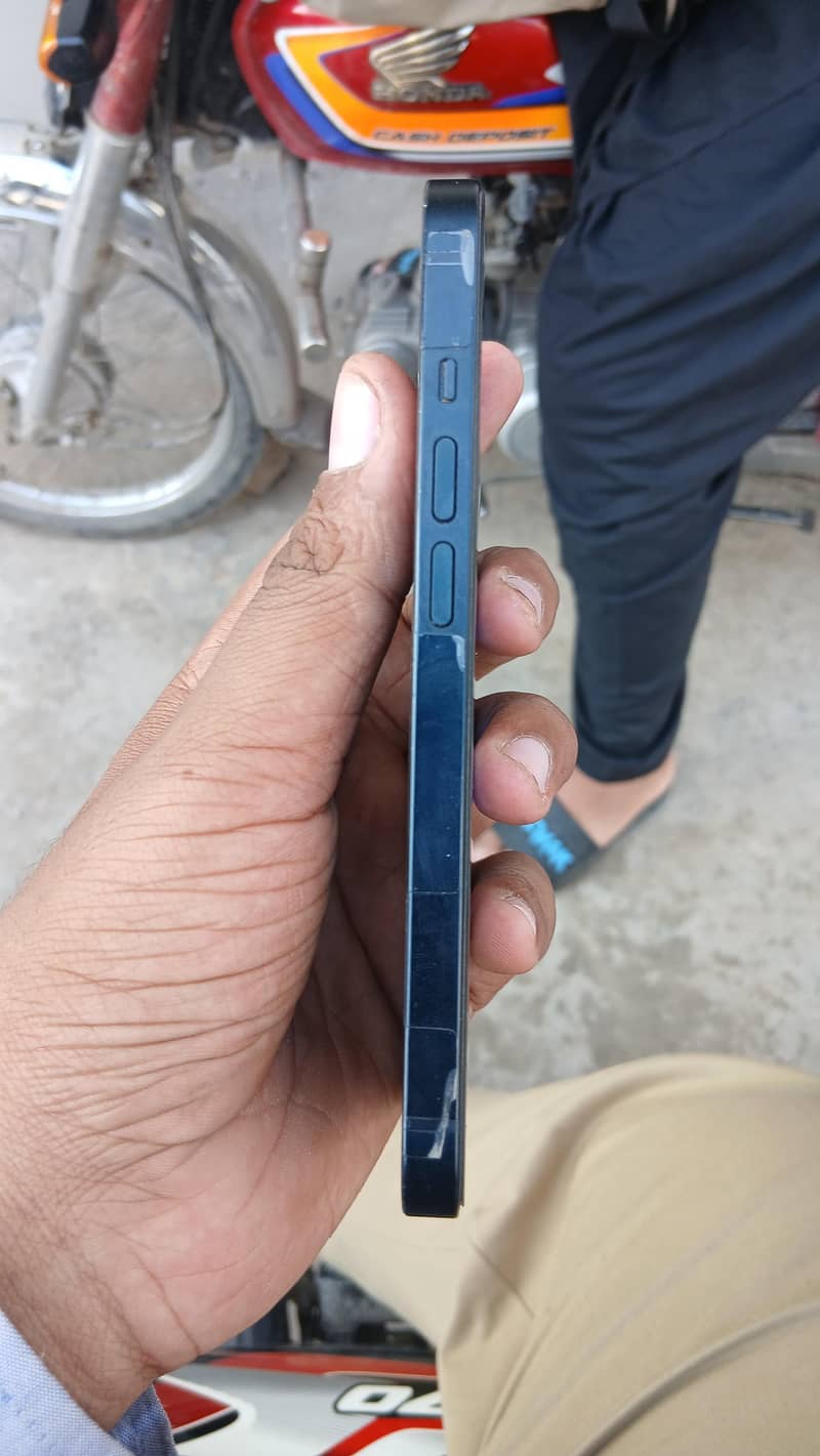 Apple iPhone 14 2