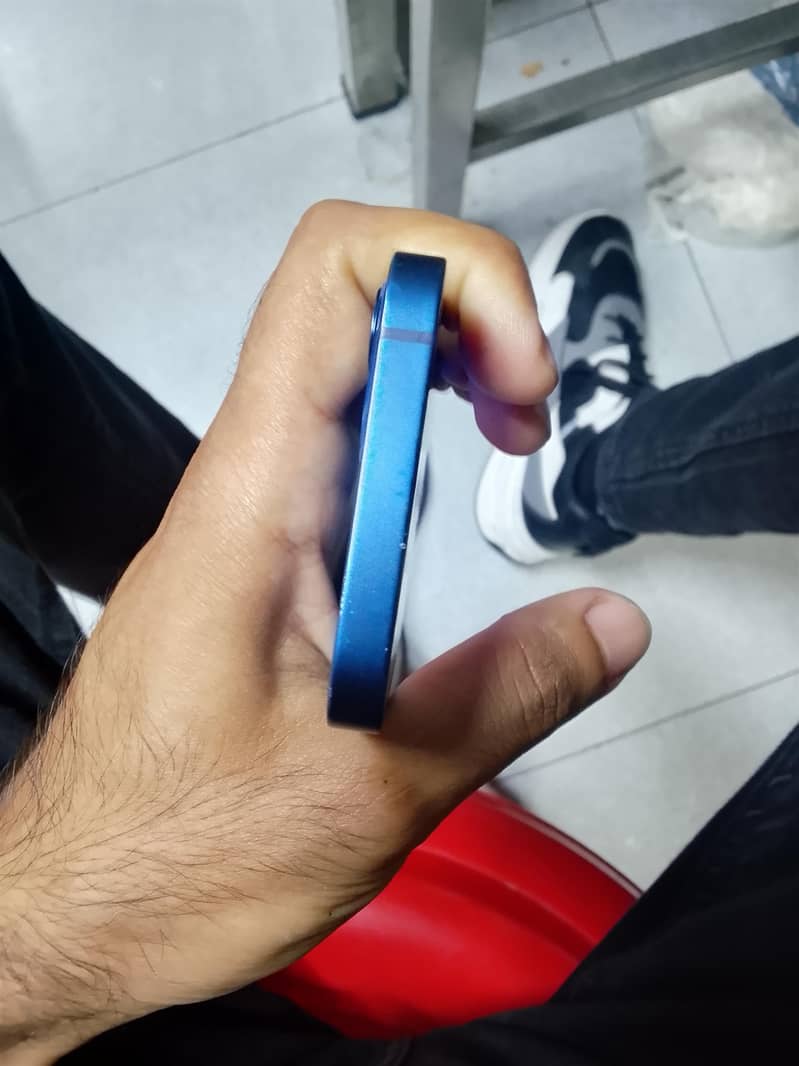 Apple iPhone 12 mini 4